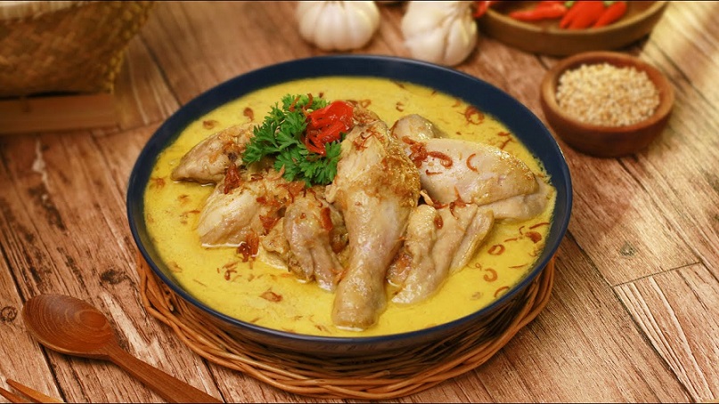 Gurih Lembut Disukai Si Kecil! Opor Ayam Kampung Tanpa Cabai